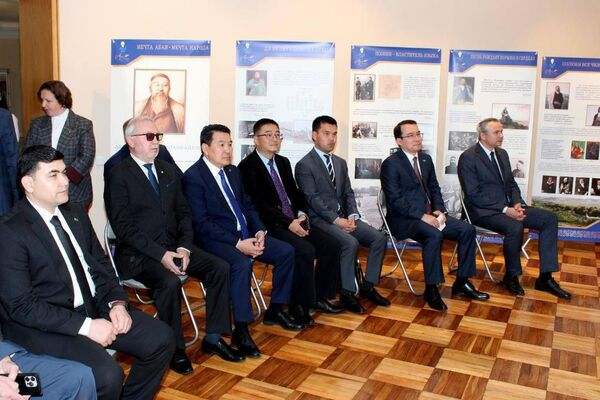 В Минске открылась выставка, посвященная казахскому поэту Абаю Кунанбаеву В Минске открылась выставка, посвященная казахскому поэту Абаю Кунанбаеву