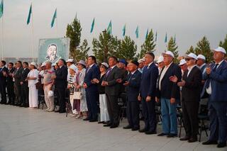 Конституции – 30 лет: праздник объединил акмолинцев на набережной «Жагалау»