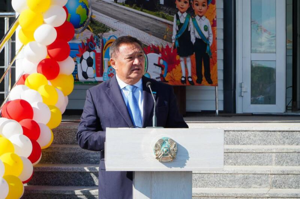 В пос. Бестобе г. Степногорска в День знаний открылась новая школа В пос. Бестобе г. Степногорска в День знаний открылась новая школа