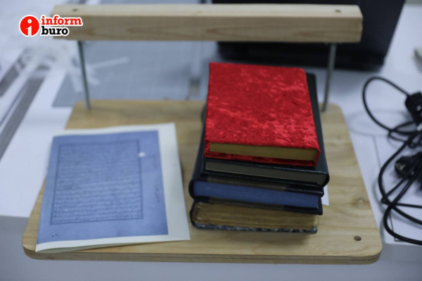 
Старинные карты, Коран Кенесары хана: фоторепортаж Informburo.kz о редких книгах и рукописях, хранящихся в Астане
