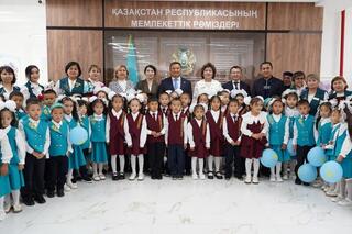 В пос. Бестобе г. Степногорска в День знаний открылась новая школа В пос. Бестобе г. Степногорска в День знаний открылась новая школа