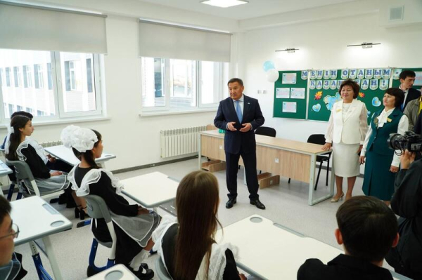 В пос. Бестобе г. Степногорска в День знаний открылась новая школа В пос. Бестобе г. Степногорска в День знаний открылась новая школа