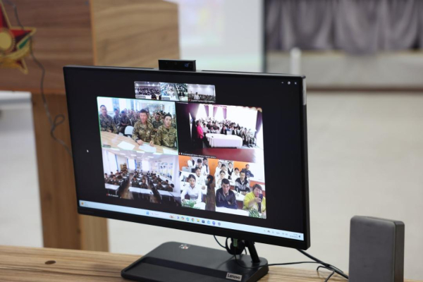 «На связи школа»: солдаты пообщались с учителями и школьниками «На связи школа»: солдаты пообщались с учителями и школьниками