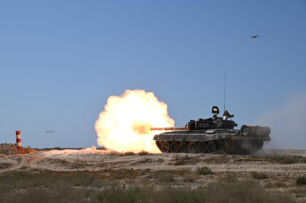 На полигоне «Оймаша» морские пехотинцы провели стрельбы из танков Т-72