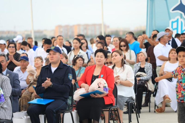 Конституции – 30 лет: праздник объединил акмолинцев на набережной «Жагалау»