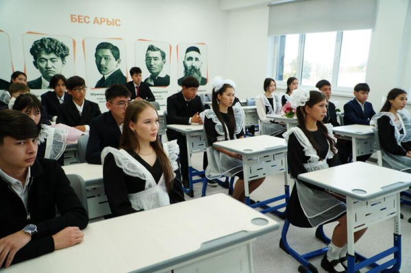 В пос. Бестобе г. Степногорска в День знаний открылась новая школа В пос. Бестобе г. Степногорска в День знаний открылась новая школа