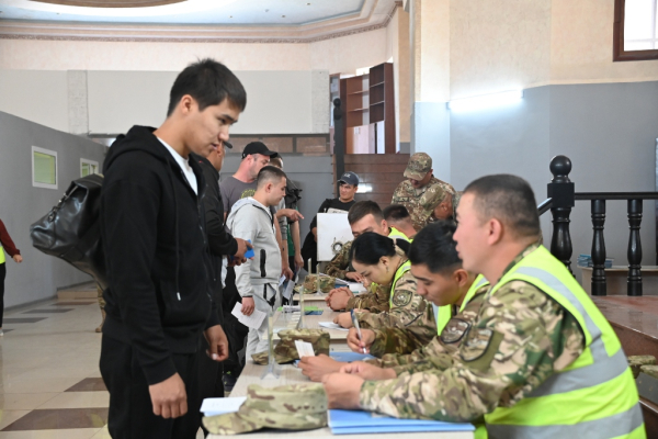 В Шымкенте начались учебные сборы с военнообязанными В Шымкенте начались учебные сборы с военнообязанными