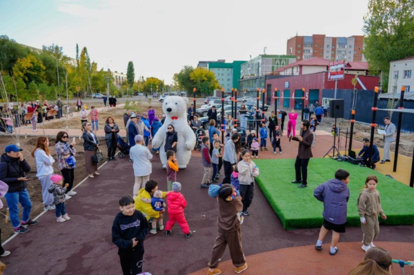 В Астане открыли новую аллею, посвящённую трудовым династиям В Астане открыли новую аллею, посвящённую трудовым династиям