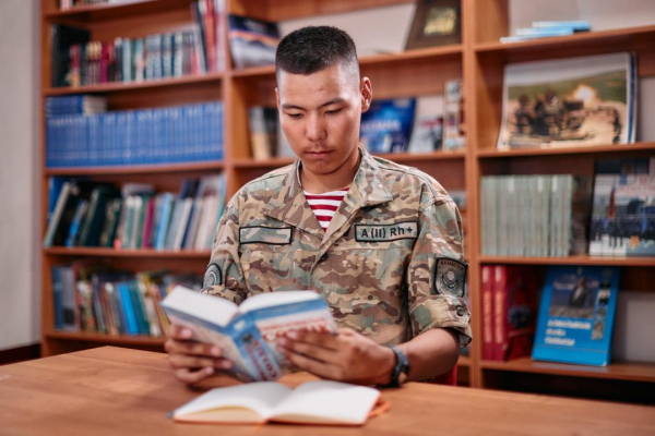 Полиглоты-гвардейцы помогут обеспечить спокойствие во время матча Лиги чемпионов Полиглоты-гвардейцы помогут обеспечить спокойствие во время матча Лиги чемпионов