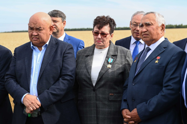 Токаев: Надо увеличивать долю сельского хозяйства в экономике
Токаев: Надо увеличивать долю сельского хозяйства в экономике