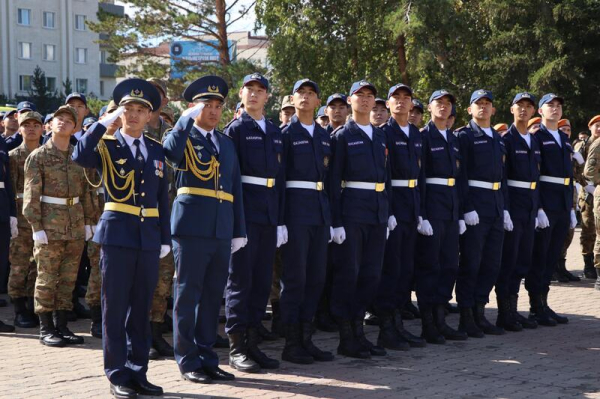 100 курсантов Академии гражданской защиты МЧС приняли Присягу