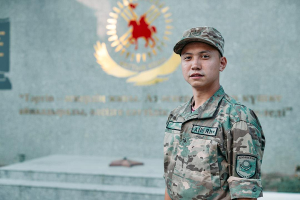 Полиглоты-гвардейцы помогут обеспечить спокойствие во время матча Лиги чемпионов Полиглоты-гвардейцы помогут обеспечить спокойствие во время матча Лиги чемпионов