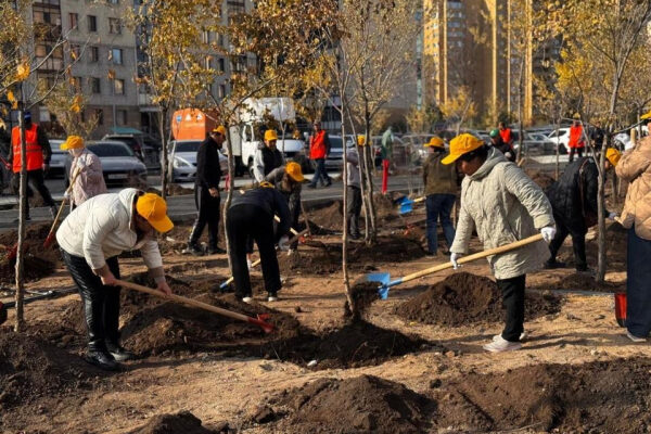 «Таза Қазақстан»: в Астане стартовал общегородской субботник