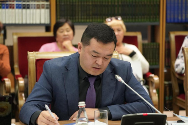 В Астане обсудили задачи по внедрению ИИ и цифровых услуг во все сферы В Астане обсудили задачи по внедрению ИИ и цифровых услуг во все сферы