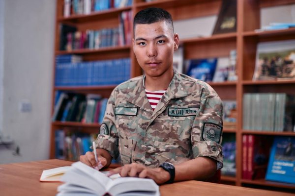 Полиглоты-гвардейцы помогут обеспечить спокойствие во время матча Лиги чемпионов Полиглоты-гвардейцы помогут обеспечить спокойствие во время матча Лиги чемпионов