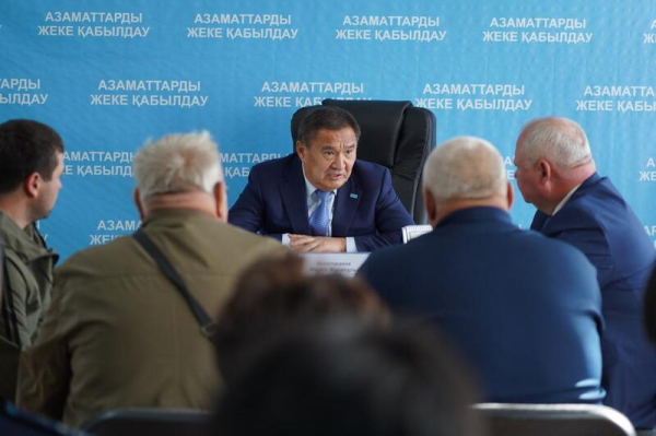 Аким Акмолинской области Марат Ахметжанов встретился с жителями Егиндыкольского района Аким Акмолинской области Марат Ахметжанов встретился с жителями Егиндыкольского района