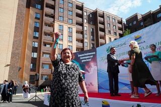 В Кокшетау 100 семей получили новые квартиры по программе реновации В Кокшетау 100 семей получили новые квартиры по программе реновации