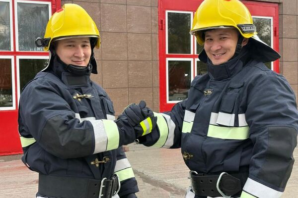 Братья-близнецы служат в МЧС Казахстана