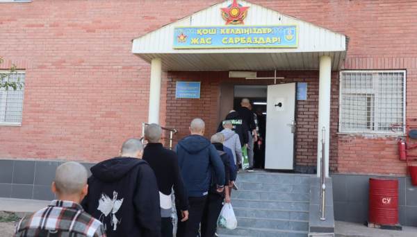 Первые новобранцы прибыли в часть регионального командования «Юг»