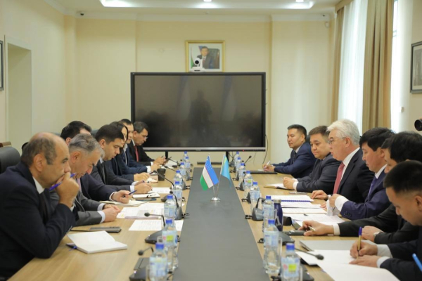 Казахстан и Узбекистан расширяют торговое и инвестиционное сотрудничество