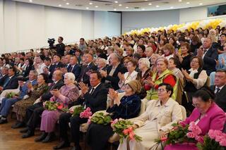 Лучшие педагоги Акмолинской области получили признание и награды ко Дню учителя