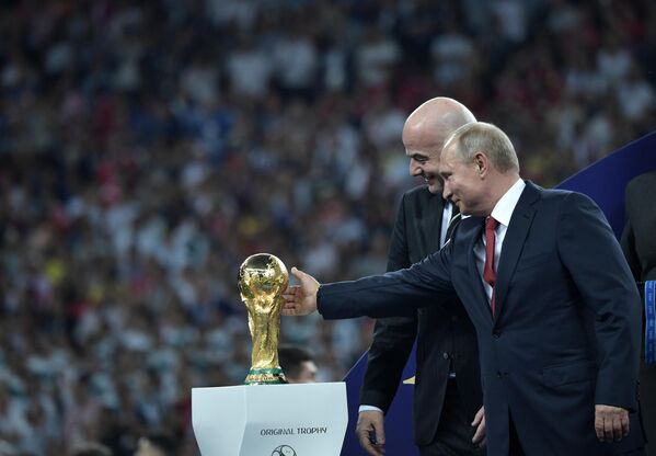 Путин отмечает День рождения: яркие фото из жизни российского лидера Путин отмечает День рождения: яркие фото из жизни российского лидера