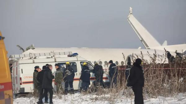 Суд о крушении самолёта Bek Air: адвокат заподозрил, что состав жидкости против наледи могли перепутать в аэропорту
Суд о крушении самолёта Bek Air: адвокат заподозрил, что состав жидкости против наледи могли перепутать в аэропорту