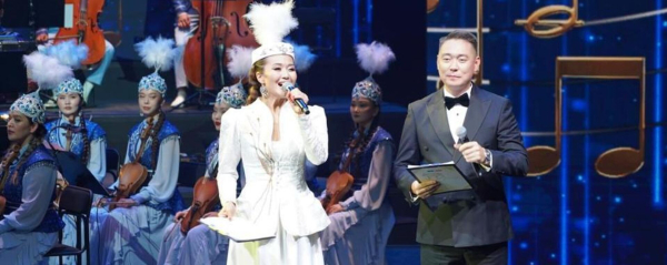 Мемориальную стелу установили на родине Нургисы Тлендиева в Алматинской области