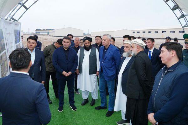 На 100% выросли поставки казахстанских нефтепродуктов и грузовиков в Афганистан На 100% выросли поставки казахстанских нефтепродуктов и грузовиков в Афганистан