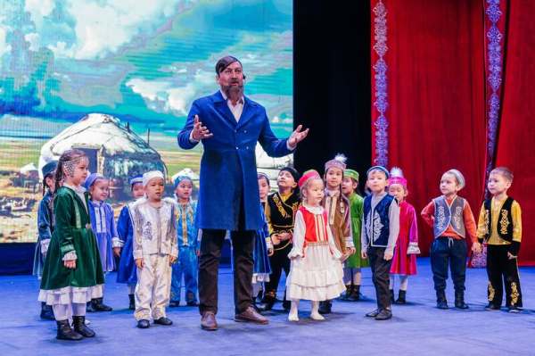 В Атырау наградили лучших работников сферы образования В Атырау наградили лучших работников сферы образования