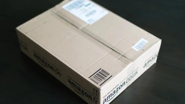 Мужчина спустя 60 лет вернул украденный череп в венский собор Святого Стефана
 
Мужчина спустя 60 лет вернул украденный череп в венский собор Святого Стефана