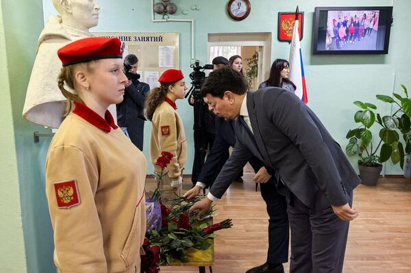 В Ленинградской области почтили память казахстанца - героя Великой Отечественной войны  В Ленинградской области почтили память казахстанца - героя Великой Отечественной войны