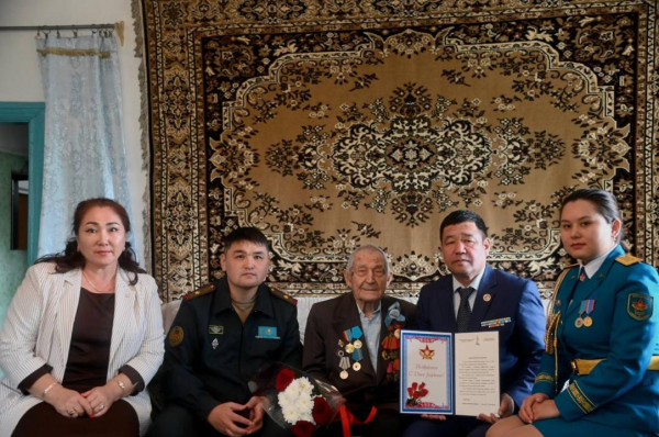 В Усть-Каменогорске чествовали ветерана-фронтовика Михаила Головатюка В Усть-Каменогорске чествовали ветерана-фронтовика Михаила Головатюка