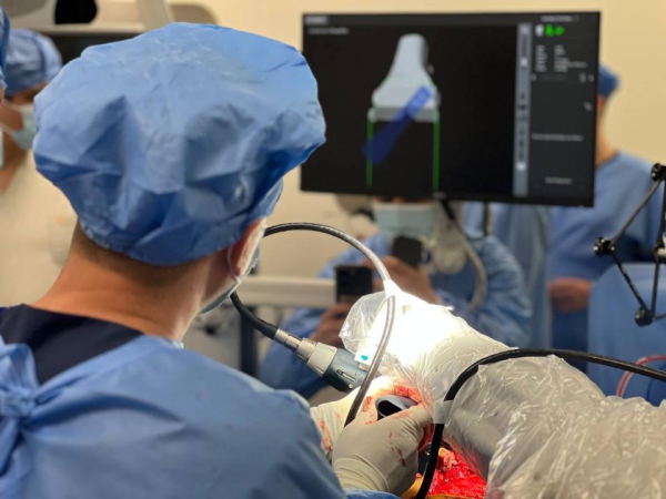 Казахстанские хирурги провели в Узбекистане уникальную роботизированную операцию