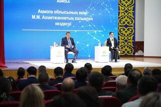 Аким Акмолинской области провел встречу с населением Есильского района Аким Акмолинской области провел встречу с населением Есильского района