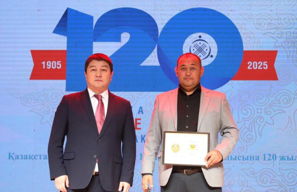 В Мангистау отметили 120-летие профсоюзного движения В Мангистау отметили 120-летие профсоюзного движения