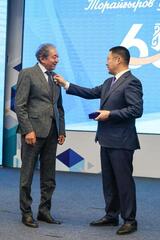 Аким Павлодарской области Асаин Байханов поздравил Торайгыров университет с 65-летием