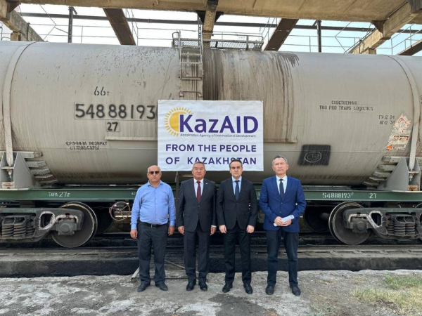 Казахстан выделил Таджикистану топливо на $1,65 млн Казахстан выделил Таджикистану топливо на $1,65 млн