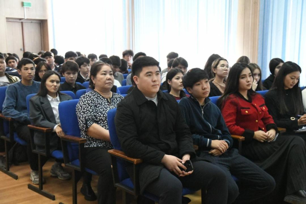 В Астане провели урок правовой грамотности для молодежи