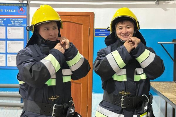 Братья-близнецы служат в МЧС Казахстана