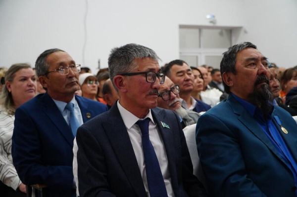 Аким Акмолинской области Марат Ахметжанов встретился с жителями Егиндыкольского района Аким Акмолинской области Марат Ахметжанов встретился с жителями Егиндыкольского района