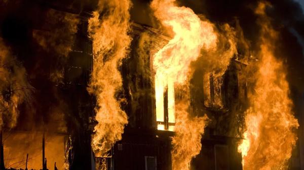 Четырёх человек эвакуировали из горящего жилого дома в Шымкенте
 
Четырёх человек эвакуировали из горящего жилого дома в Шымкенте