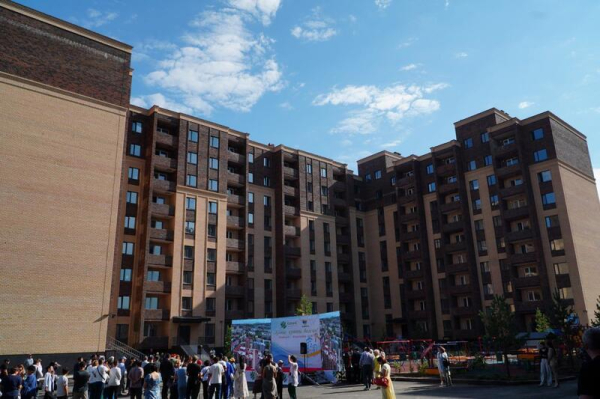 В Кокшетау 100 семей получили новые квартиры по программе реновации В Кокшетау 100 семей получили новые квартиры по программе реновации