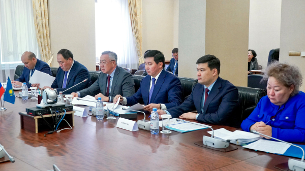 Казахстан и Россия обсудили меры по росту взаимного товарооборота