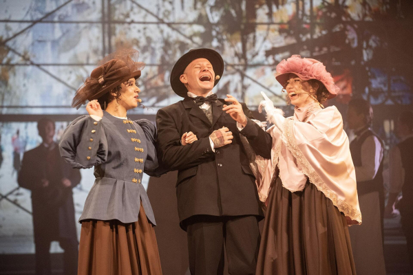 "Грамматика любви": театр Сац представил премьеру драмы по рассказам Бунина