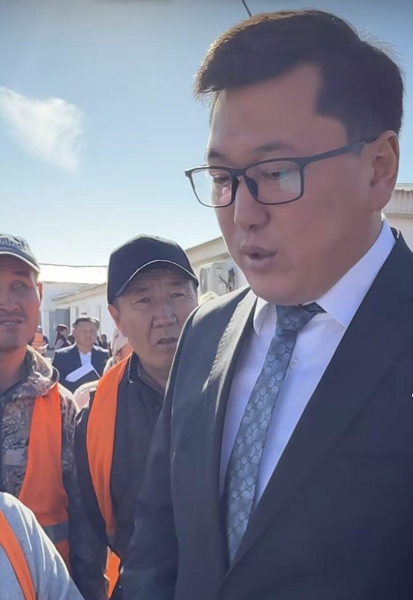 Коммунальщики Тараза вышли на забастовку 