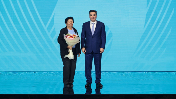 День труда: признание вклада людей труда в экономику День труда: признание вклада людей труда в экономику