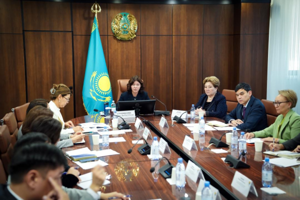 Государство и НПО объединяют усилия для защиты прав и интересов детей в Казахстане