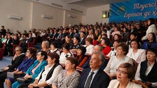 Педагогов Кокшетау поздравили с профессиональным праздником