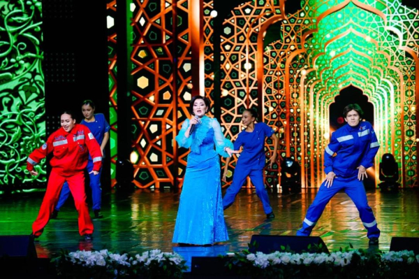 Год рабочих профессий: в Астане отметили лучших работников и ветеранов труда Год рабочих профессий: в Астане отметили лучших работников и ветеранов труда